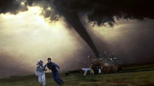 龙卷风 1996,灾难与救援的生死较量